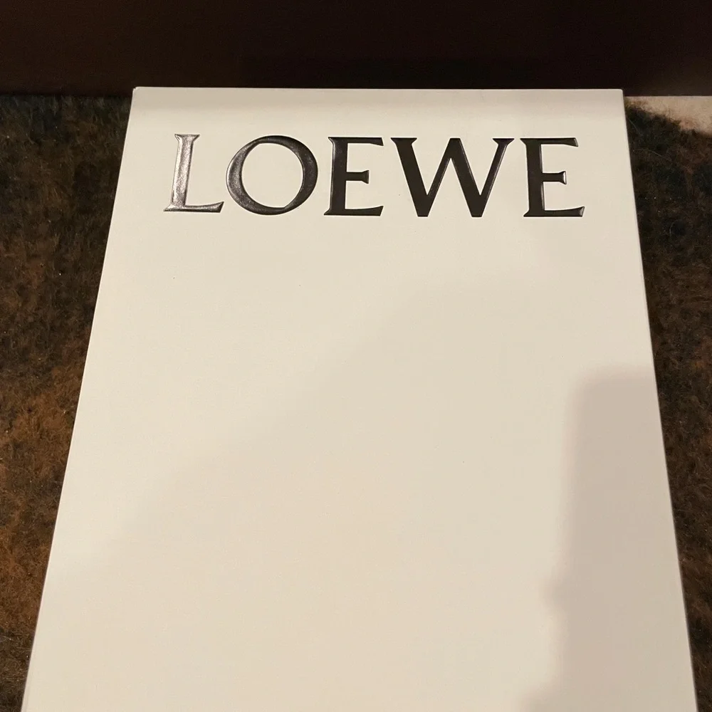 Loewe X Spirited Away Aogaeru Flamenco Frog Clutch - Picture 4 of 8